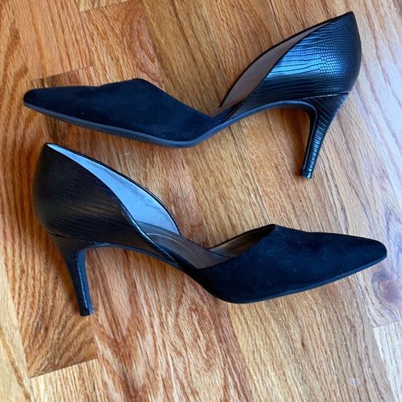 Bandolinos! Black crocodile & suede leather heels. - Picture 2 of 2